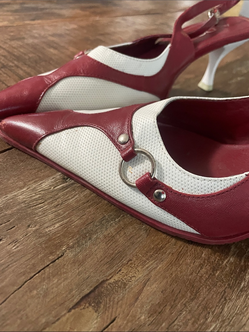 Aldo Red and White Pointed Slingback Pumps with Ring Detail - Picture 6 of 8
